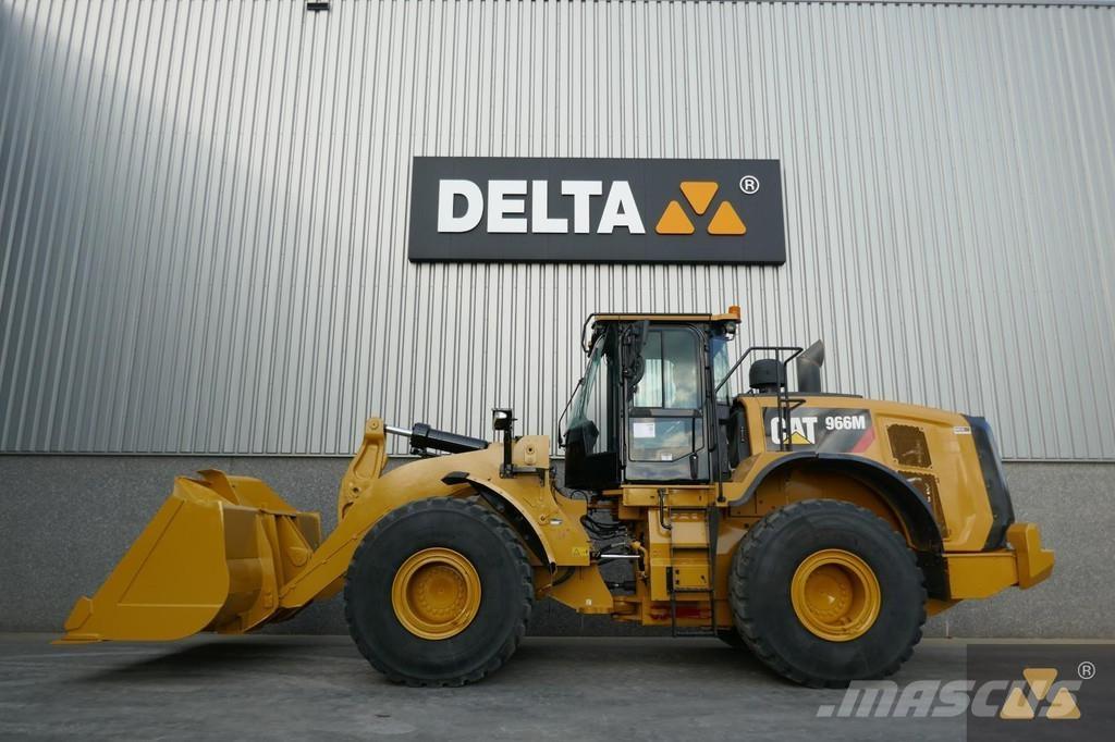 CAT 966M Kolové nakladače