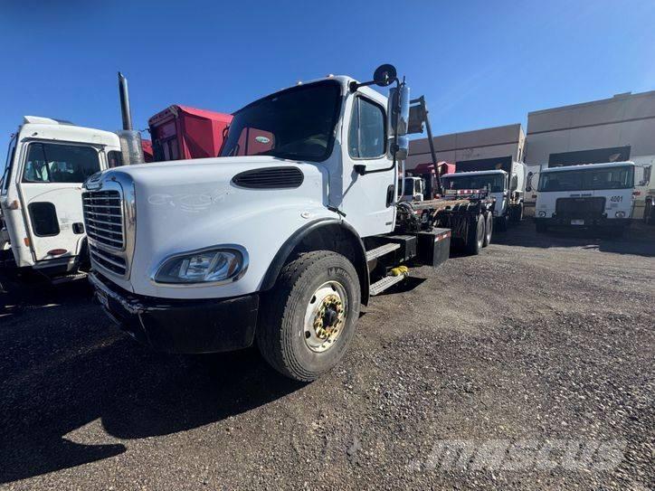 Freightliner M2 Lanový nosič kontejnerů