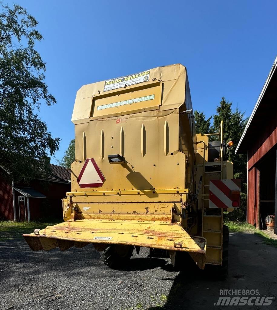 New Holland TX 34 Sklízecí mlátičky