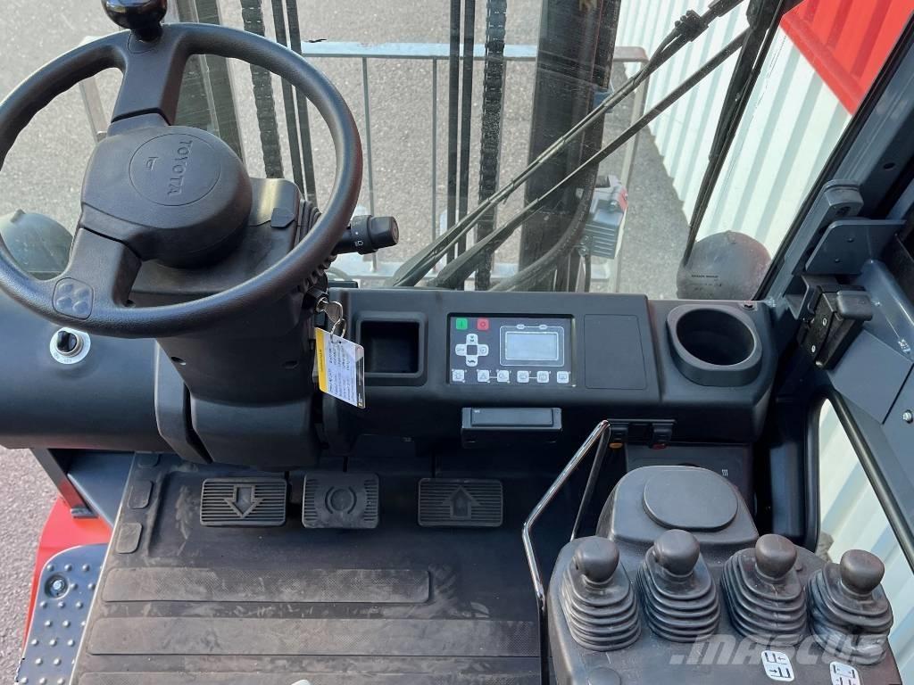 Toyota 8 FBMKT 30 Akumulátorové vozíky