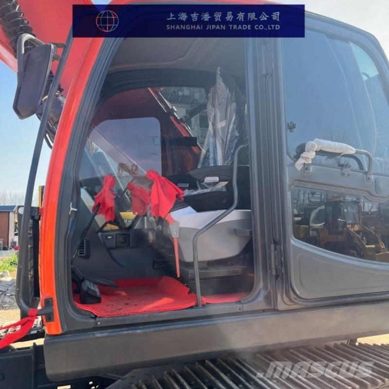 Doosan DX 225 Pásová rýpadla