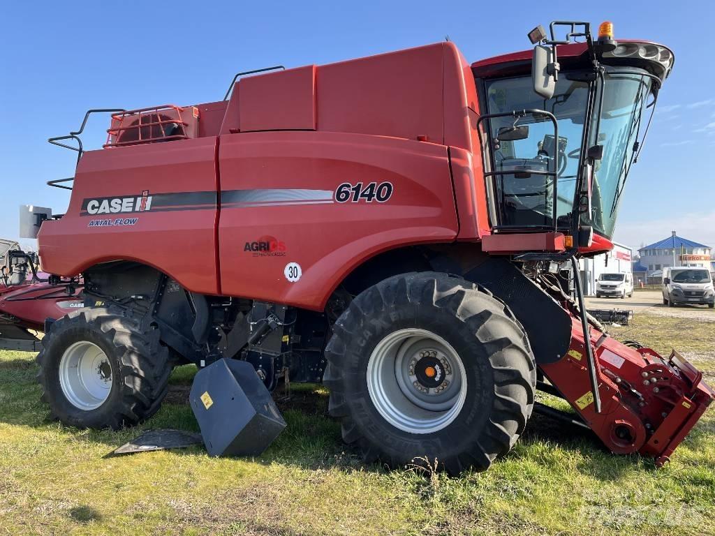Case IH AF6140 Sklízecí mlátičky