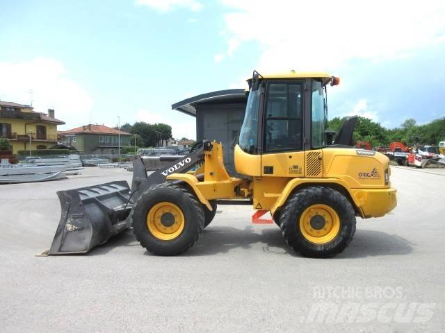 Volvo L30 GS Kolové nakladače