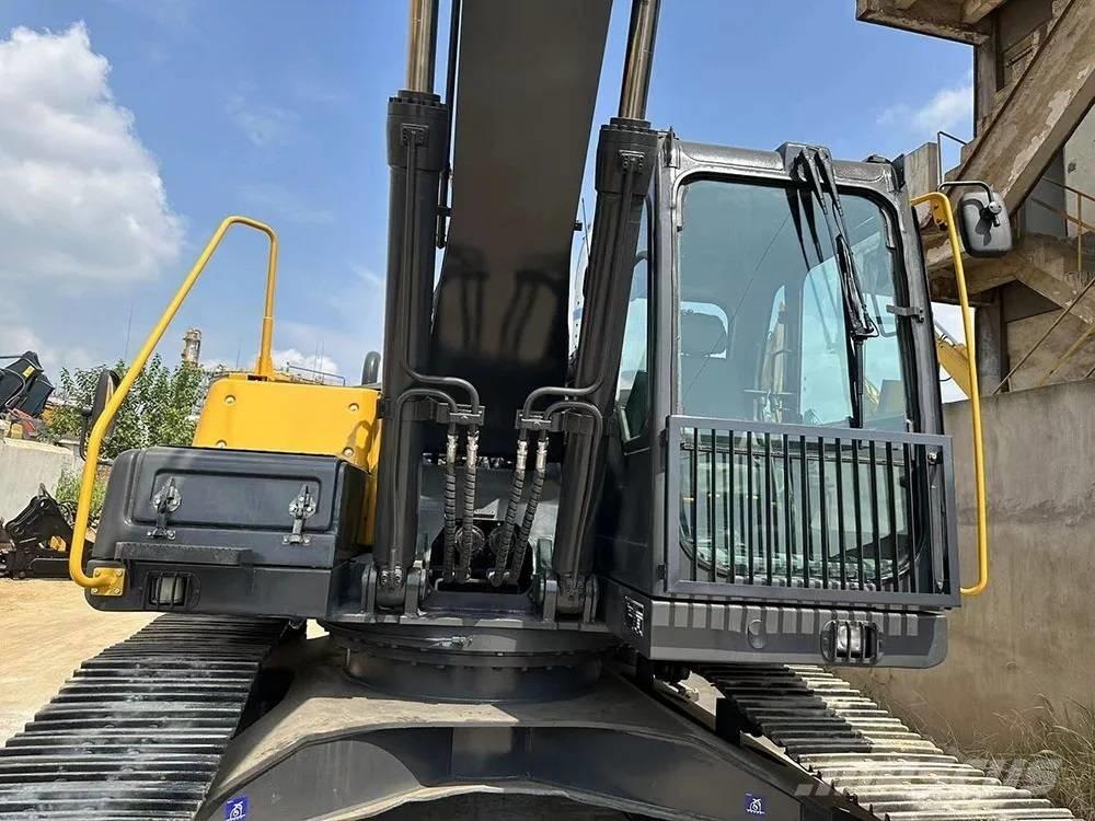 Volvo EC240D Pásová rýpadla