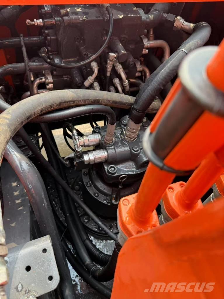 Doosan DX 225 LCA Pásová rýpadla