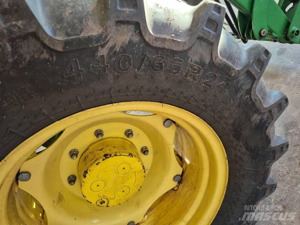 John Deere 5100R Traktory