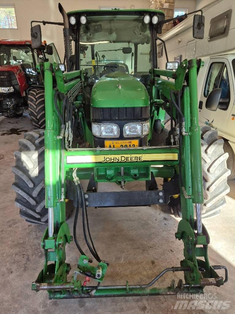 John Deere 5100R Traktory