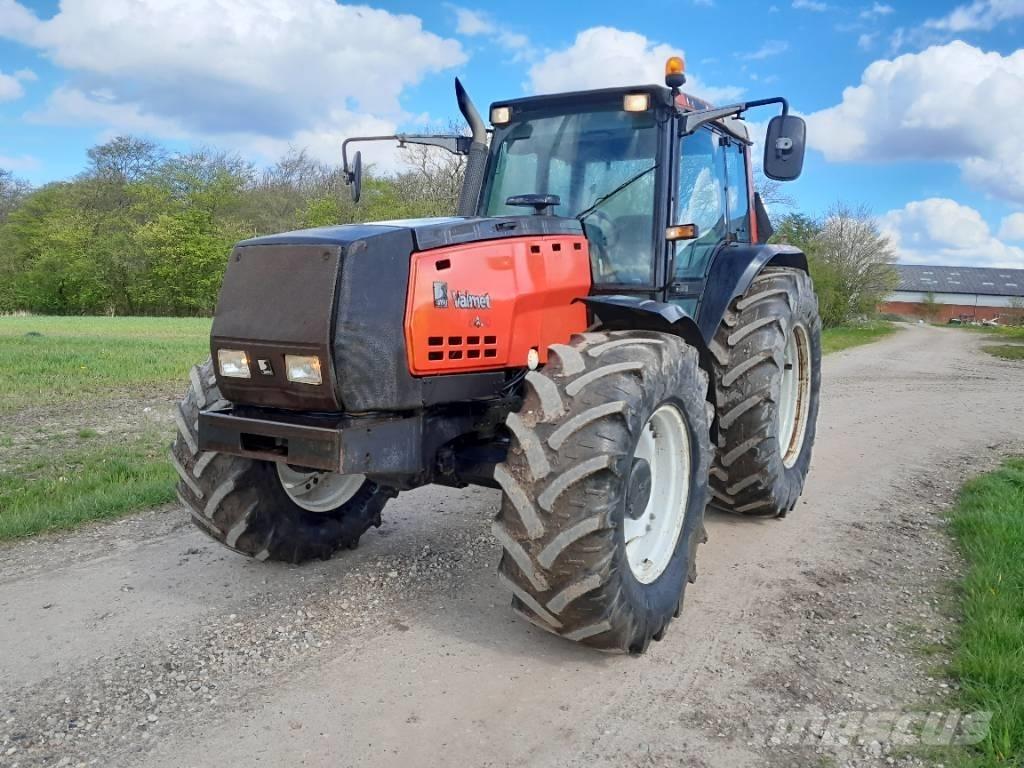 Valmet 8450 Mega Traktory
