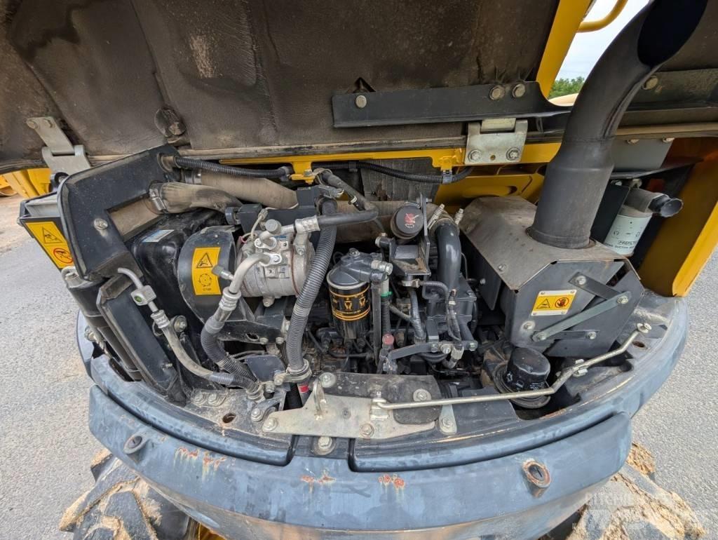Komatsu PW 98 MR-8 Kolová rýpadla