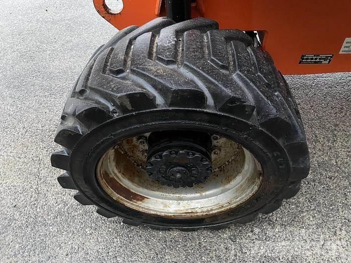 JLG 800AJ Kloubové plošiny