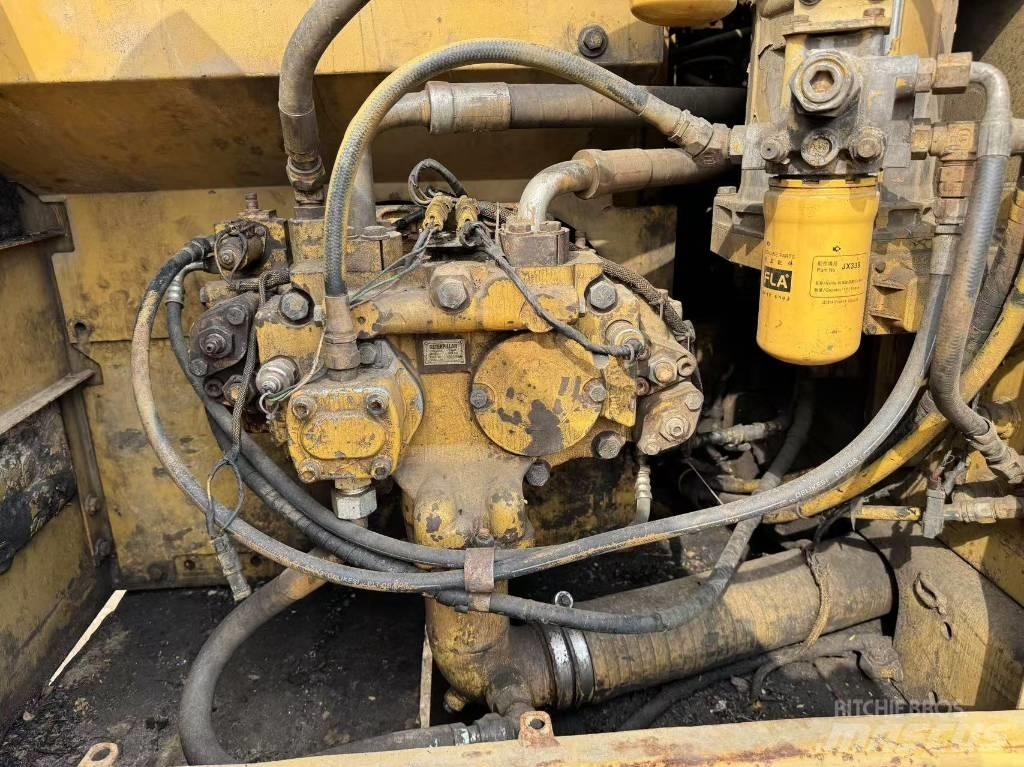 CAT 320 C Pásová rýpadla