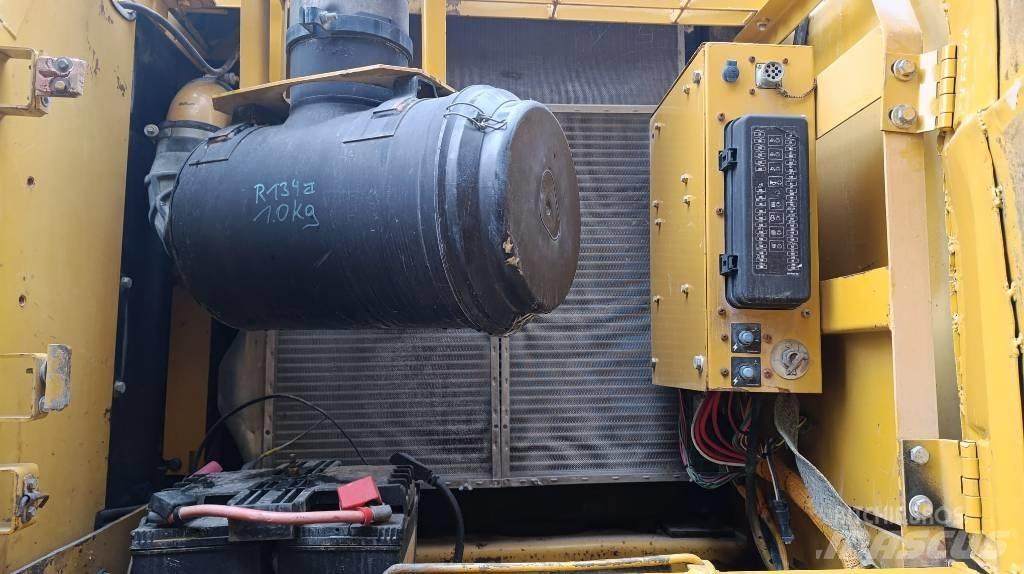 CAT 330 CL Pásová rýpadla