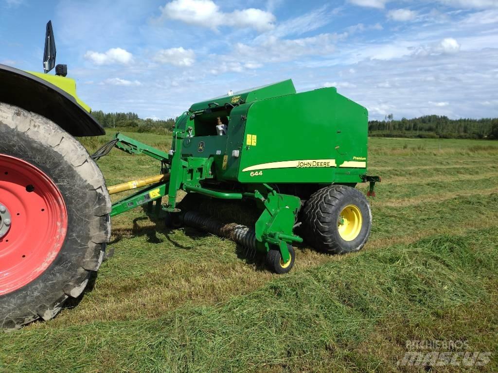 John Deere 644 Lis na válcové balíky