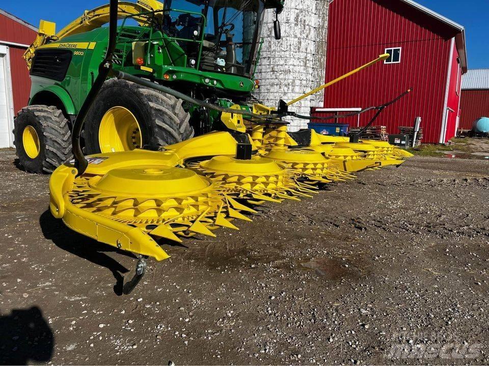 John Deere 772 Stroje na sklizeň pícnin-příslušenství