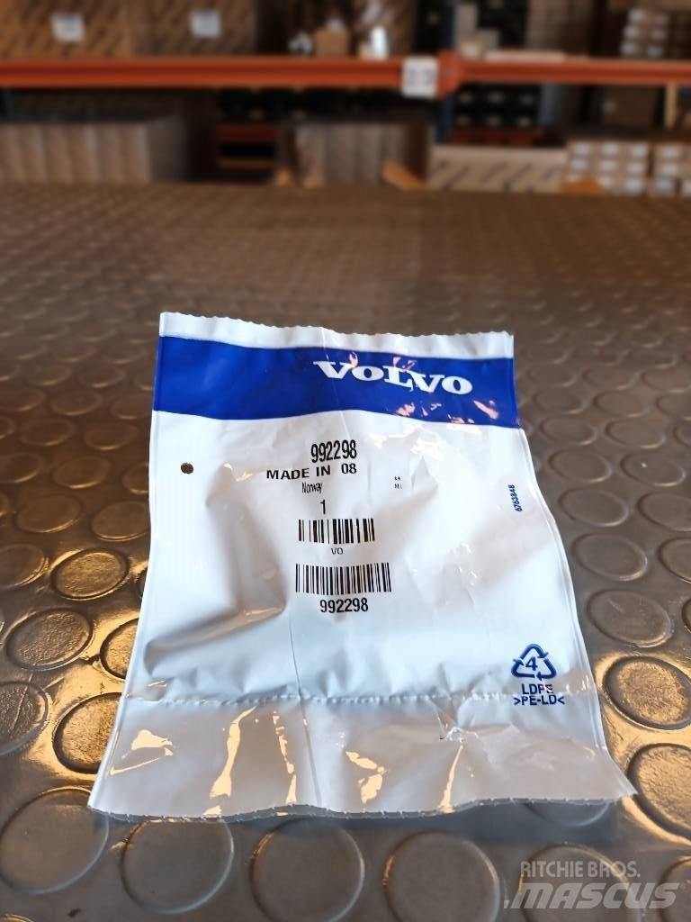 Volvo NIPPLE 992298 Doprava – ostatní
