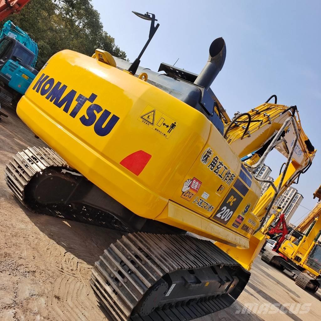 Komatsu PC 200-8 Pásová rýpadla