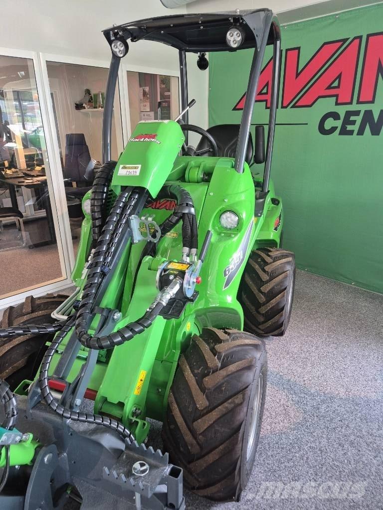 Avant 635 Smykem řízené nakladače