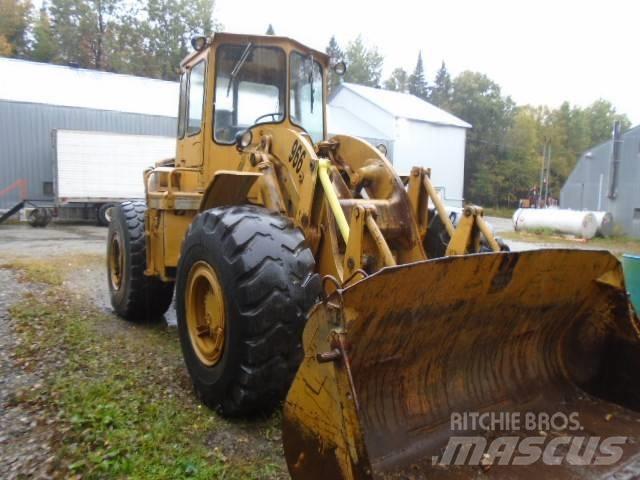 CAT 966 Kolové nakladače