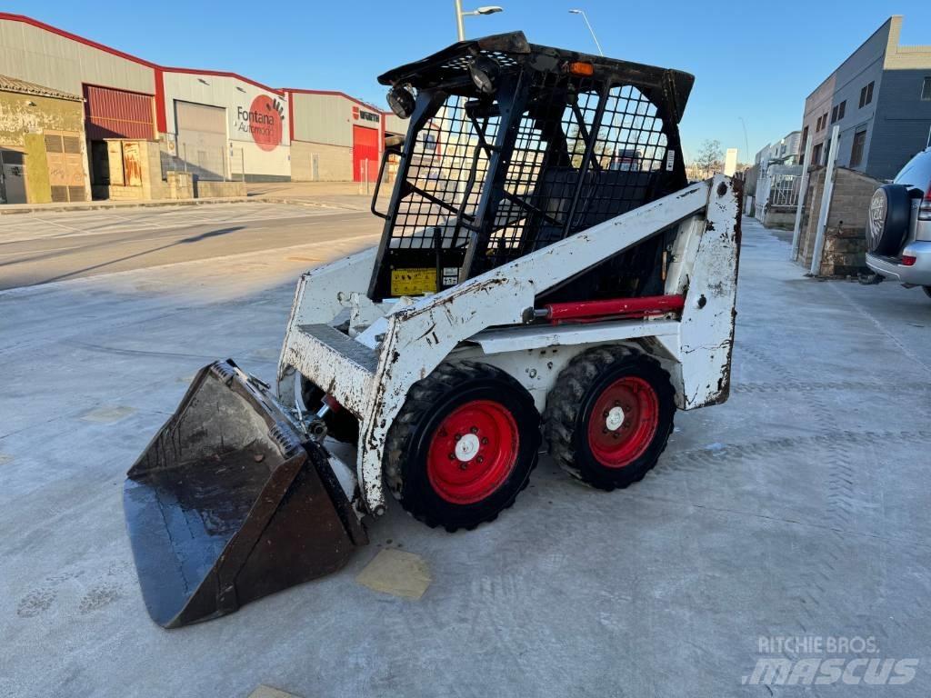 Bobcat 543 Smykem řízené nakladače
