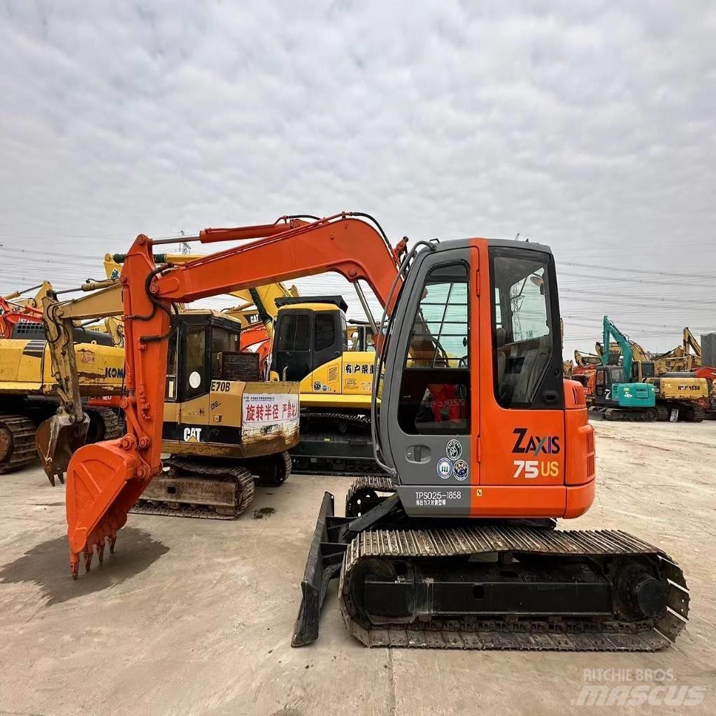 Hitachi ZX 75 US Midi rýpadla 7t - 12t