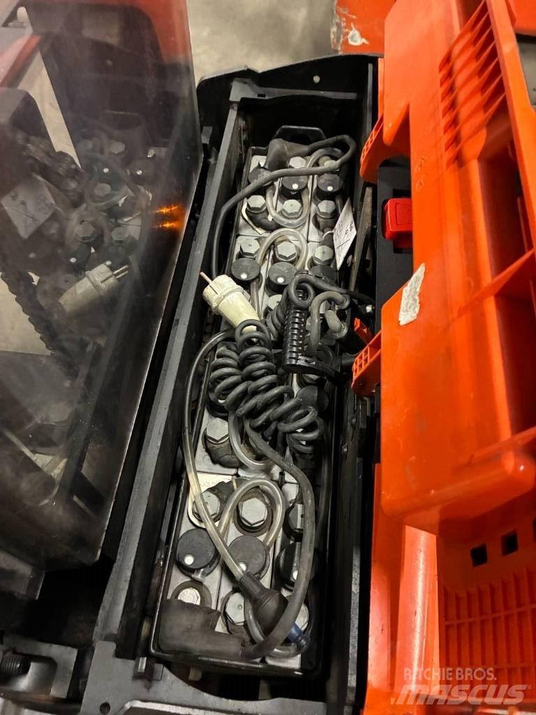 Toyota SWE120L Ručně vedené vysokozdvižné vozíky