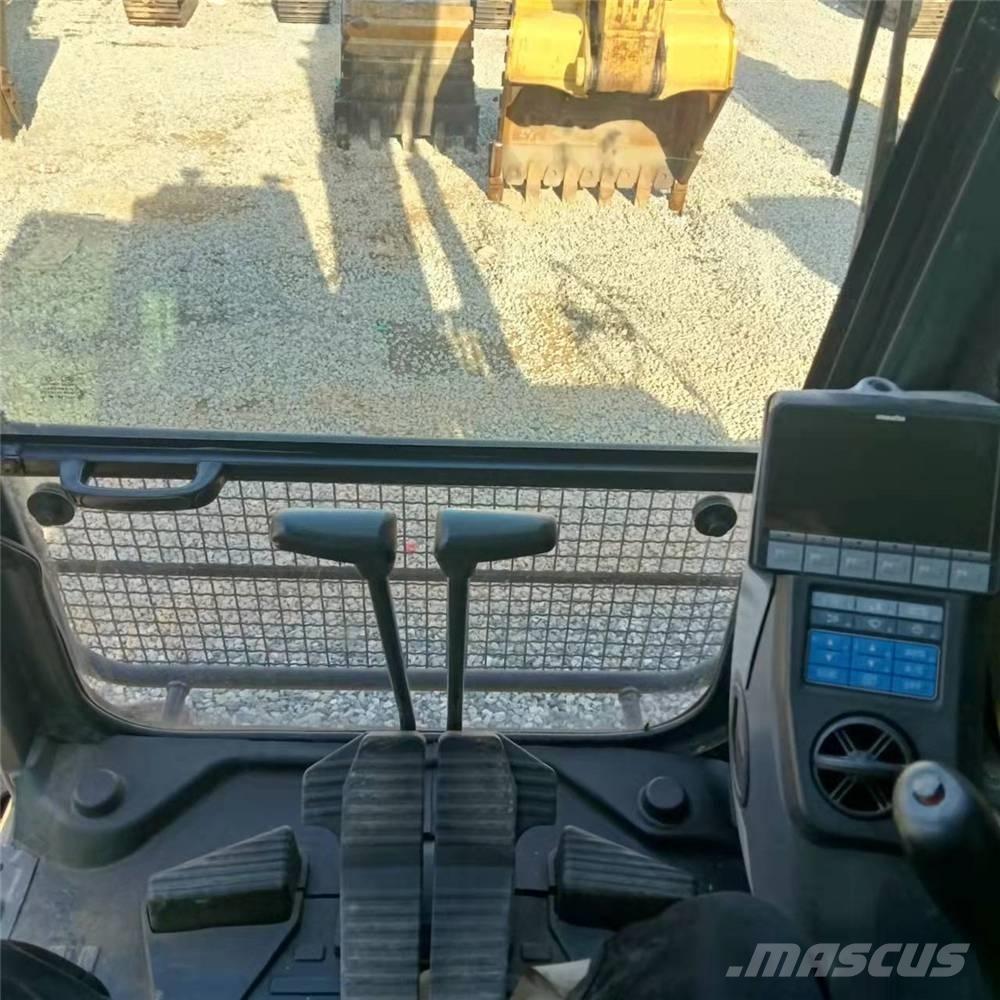 Komatsu PC450-8 Pásová rýpadla
