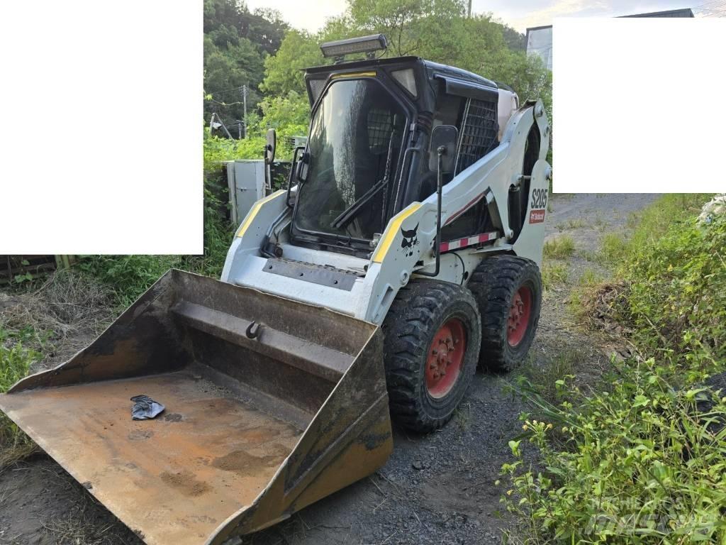 Bobcat S 205 Smykem řízené nakladače