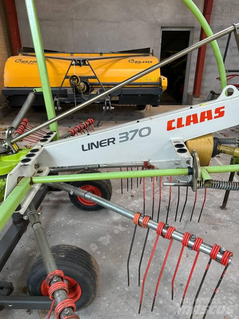 CLAAS Liner 370 Obraceče a shrabovače sena