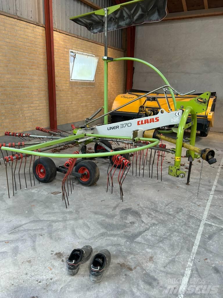 CLAAS Liner 370 Obraceče a shrabovače sena