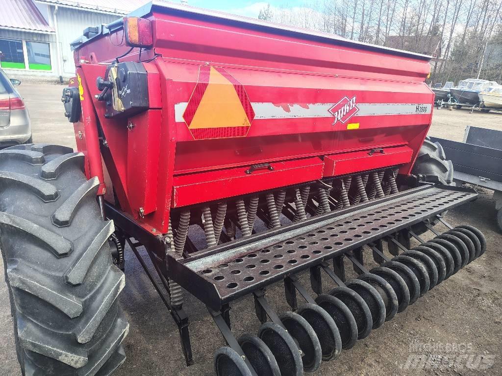 Juko 2500H Kombinované secí stroje