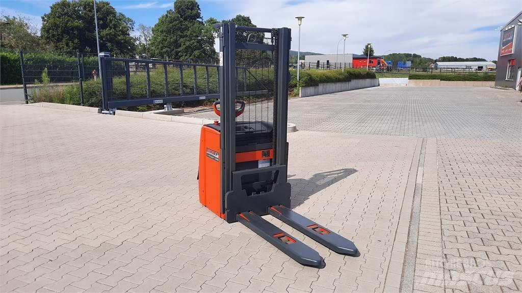 Linde L16 - BR1173 Ručně vedené vysokozdvižné vozíky