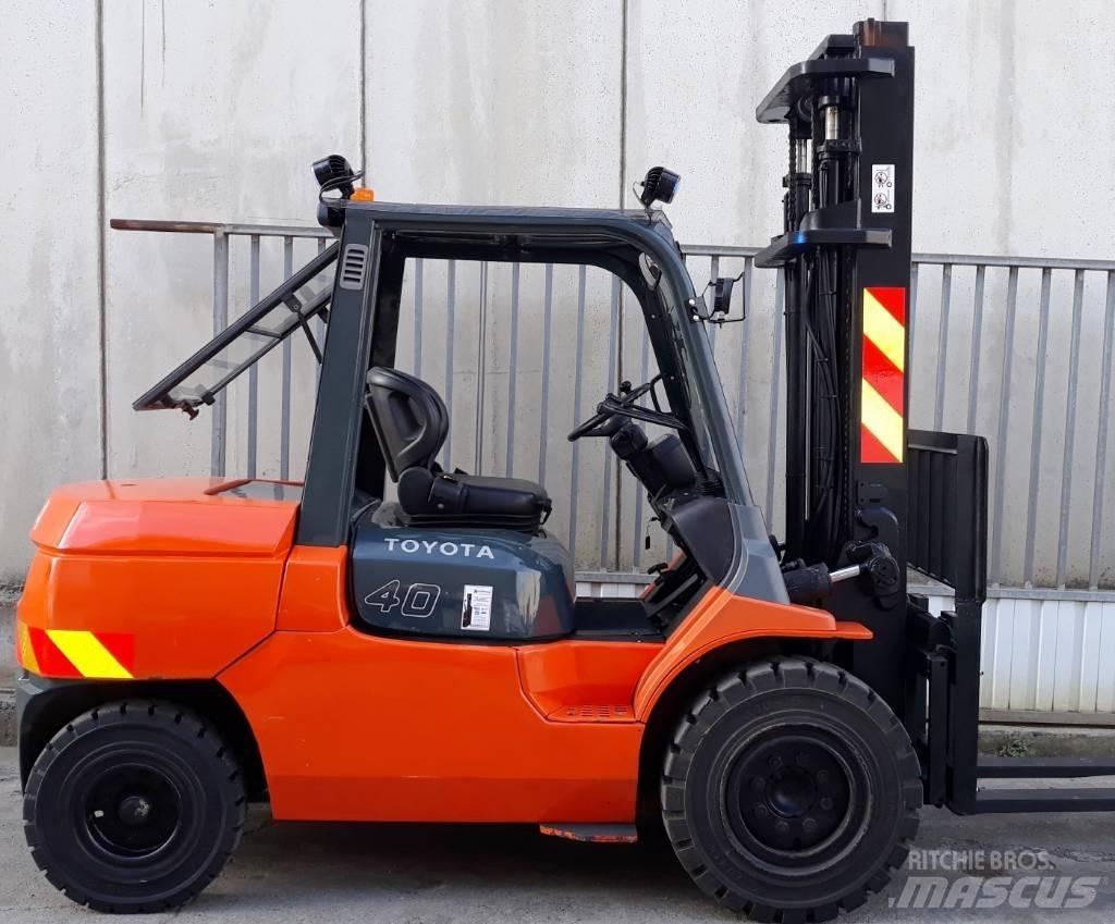 Toyota 7 FD 40 Dieselové vozíky
