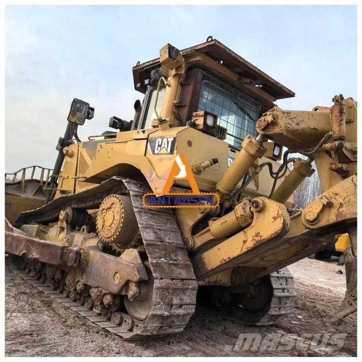 CAT D 8 T Pásové dozery