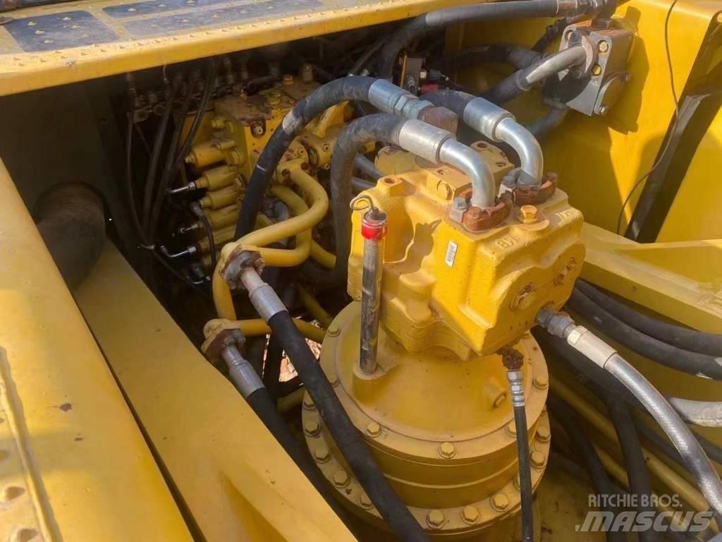 Komatsu PC400 Pásová rýpadla