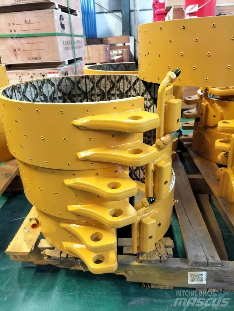 Komatsu D155 Brzdy