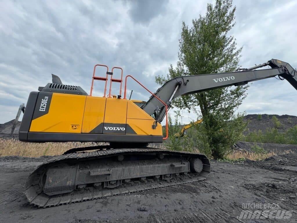 Volvo EC250ELR Pásová rýpadla