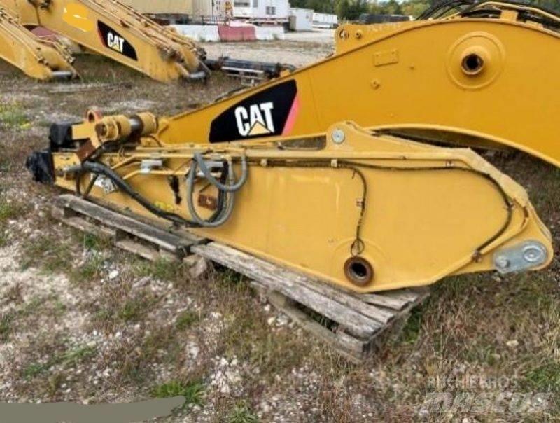 CAT 319 Výložníky a lžíce