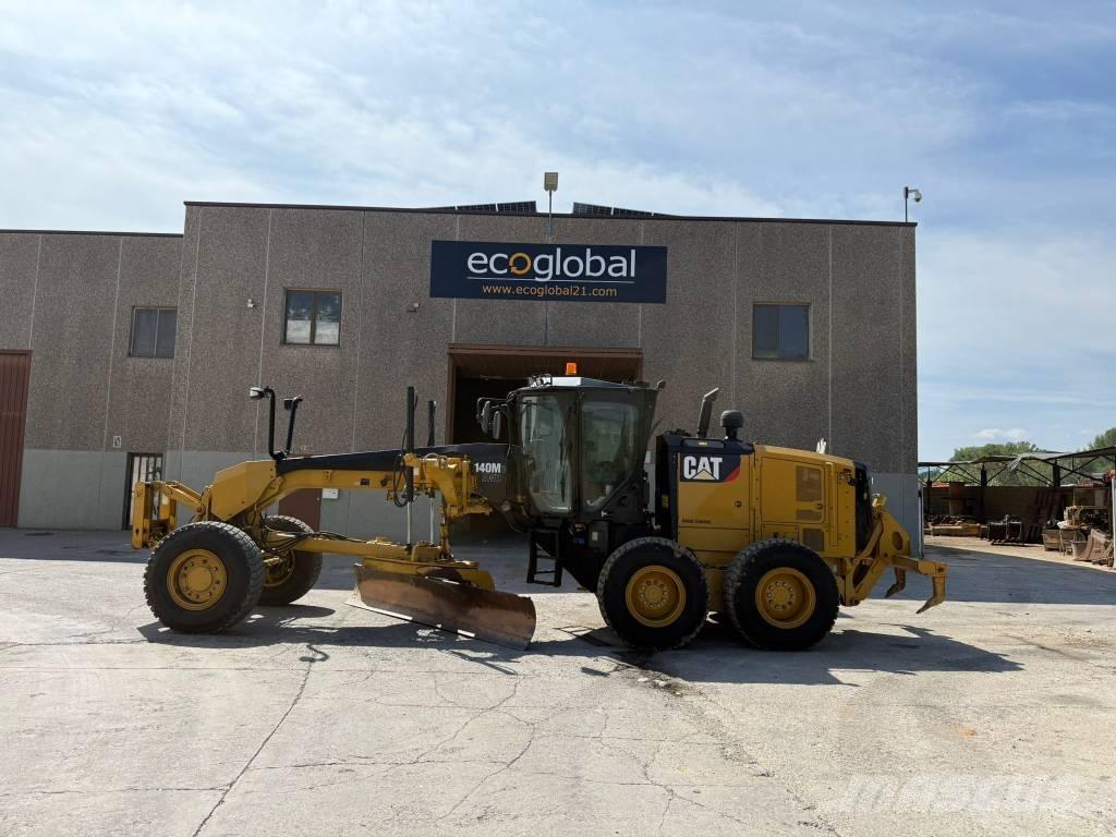 CAT 140 M 3 AWD Grejdry