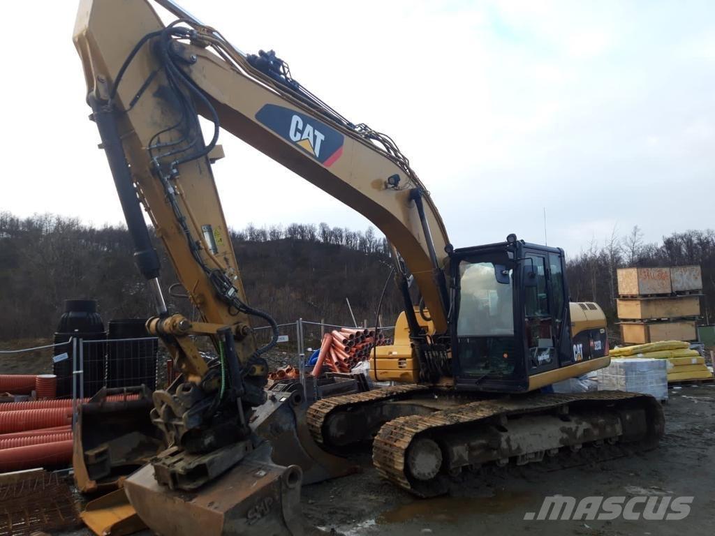 CAT 323 D L Pásová rýpadla