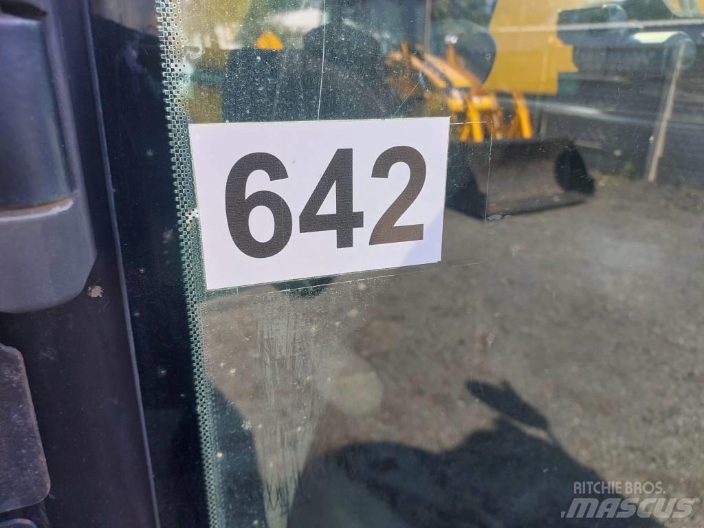 JCB 533-105 Teleskopické manipulátory