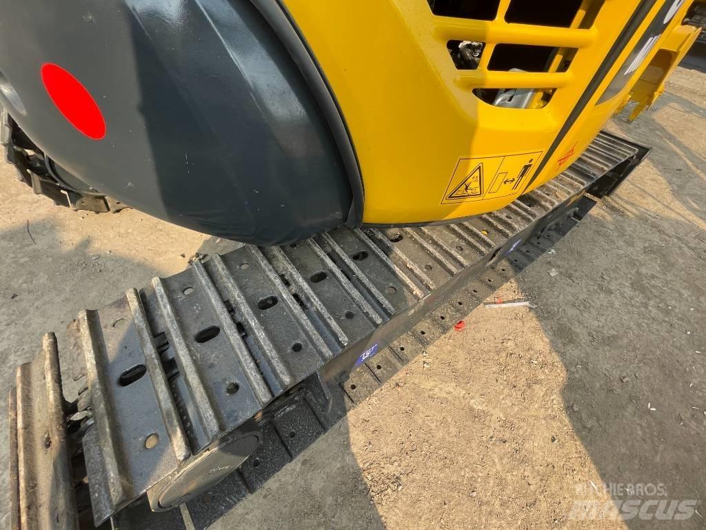 Komatsu PC 30 Pásová rýpadla
