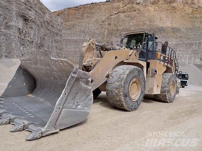 CAT 988K Kolové nakladače