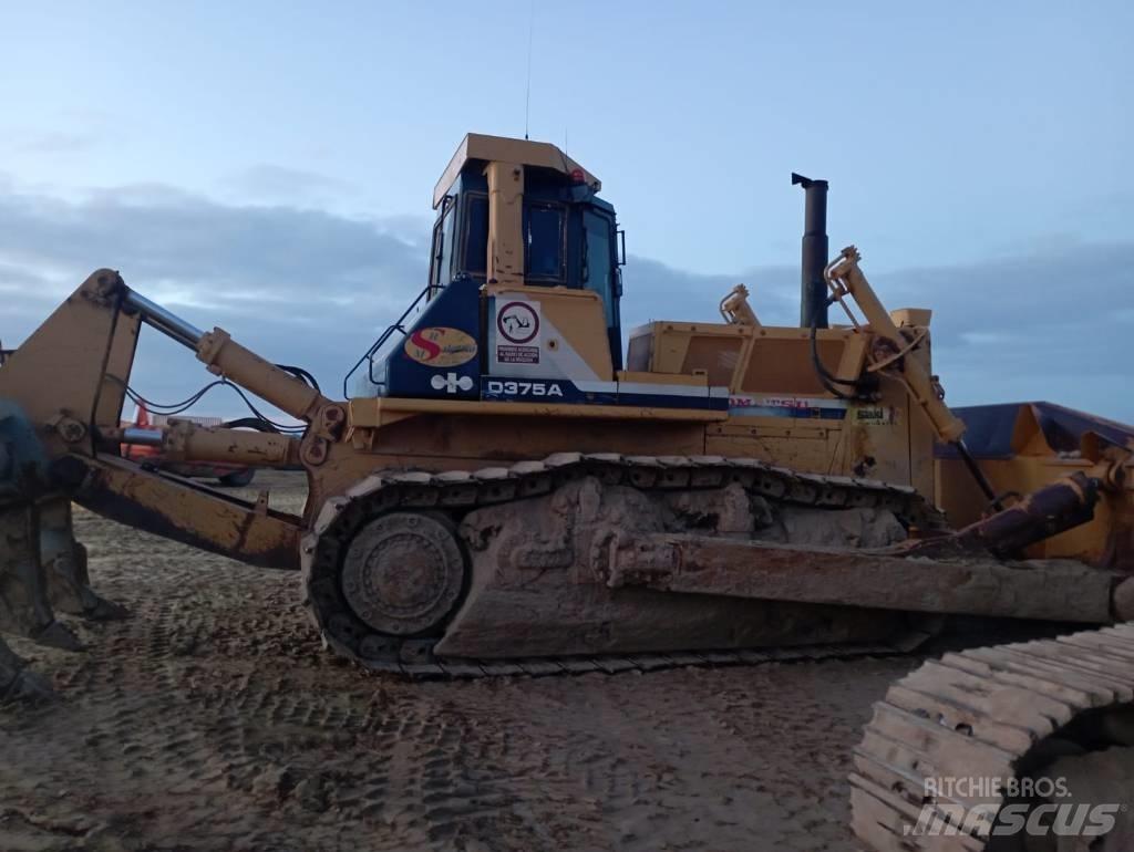 Komatsu D 375 A-2 Pásové dozery