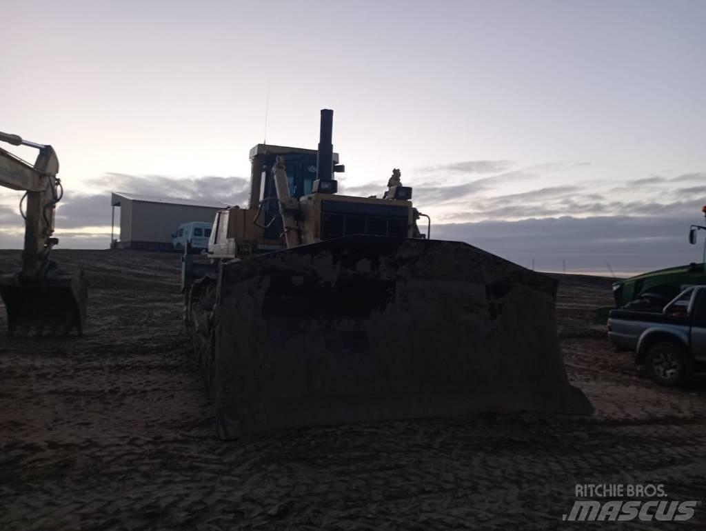 Komatsu D 375 A-2 Pásové dozery