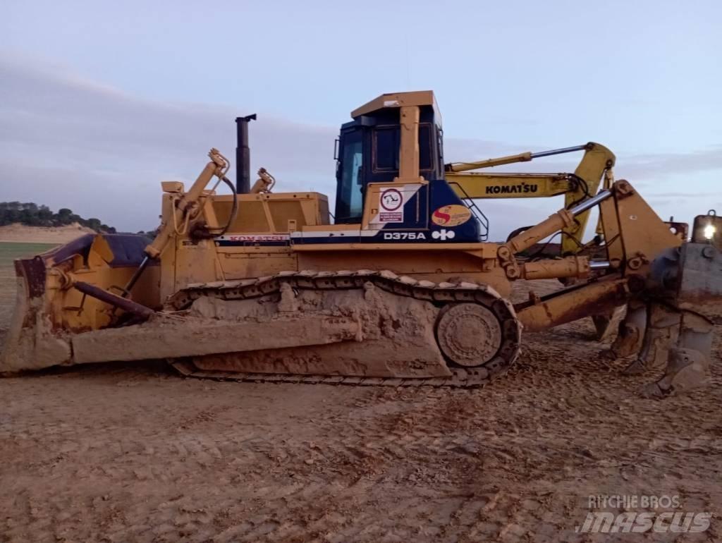Komatsu D 375 A-2 Pásové dozery