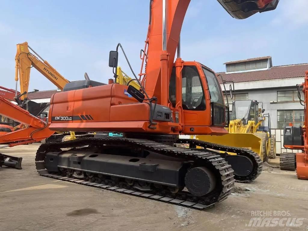 Doosan DX300LC Pásová rýpadla