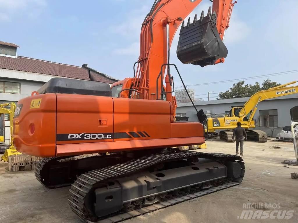 Doosan DX300LC Pásová rýpadla