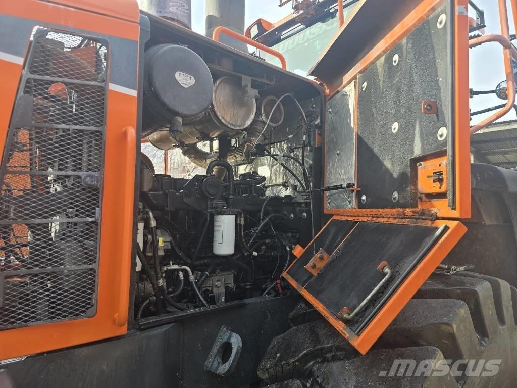 Doosan DL 300-5 Kolové nakladače