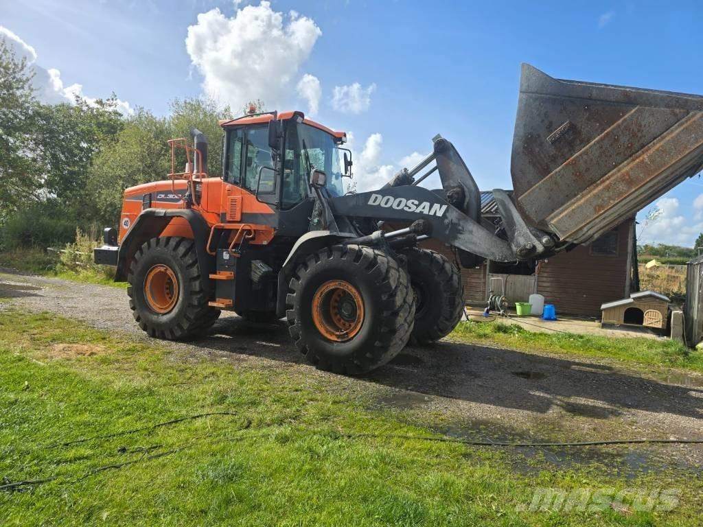 Doosan DL 300-5 Kolové nakladače