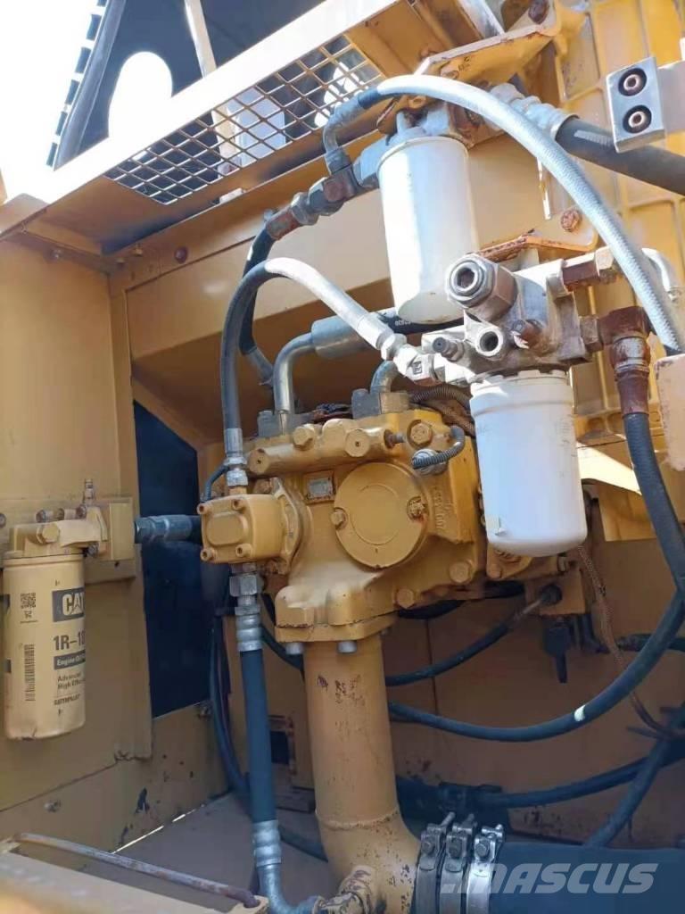 CAT 329 D L Pásová rýpadla